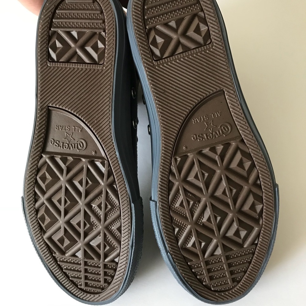 Kids black leather high top Converse Sneaker - Picture 7 of 7